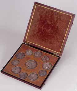 Washington-Webster Comitia Americana medals box Burled mahogany box with velvet interior and brass fittings