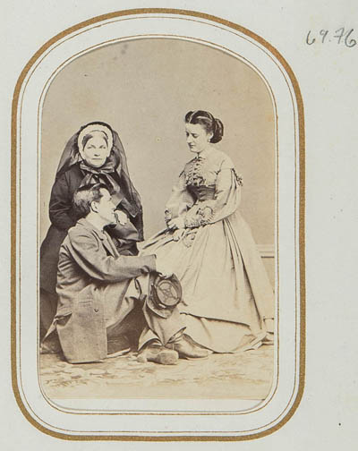 Two unidentified women and one unidentified man Carte de visite