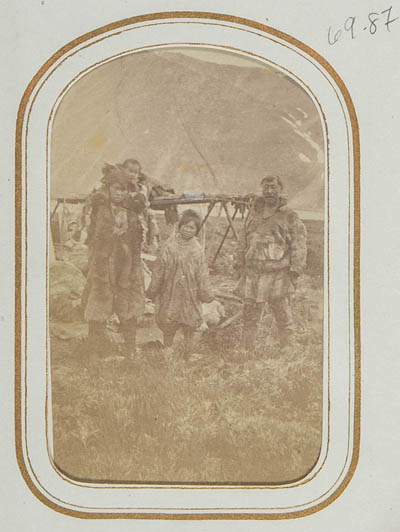 View of Native American family Carte de visite