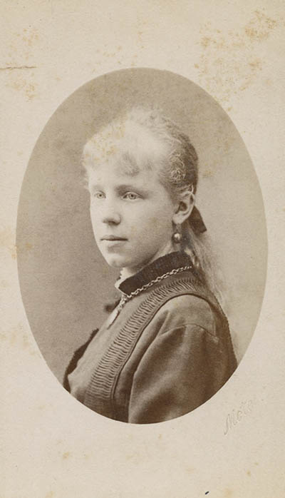 Agnes Louise Goodnow (later Dolan) Carte de visite