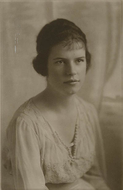 Unidentified woman Photograph