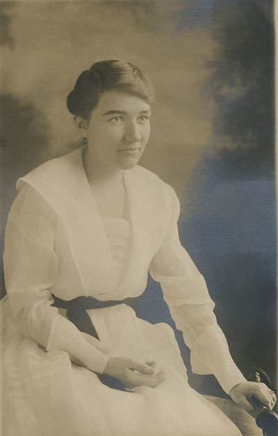 Unidentified woman Photograph