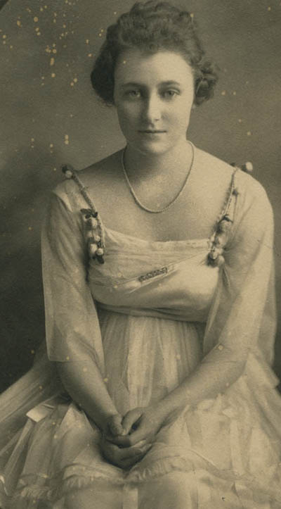 Unidentified woman Photograph