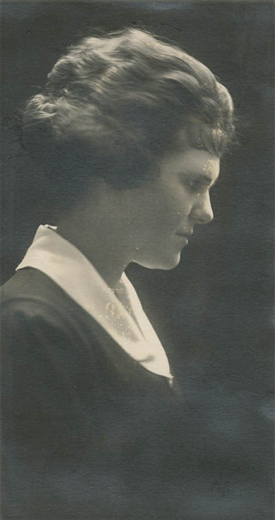 Unidentified woman Photograph