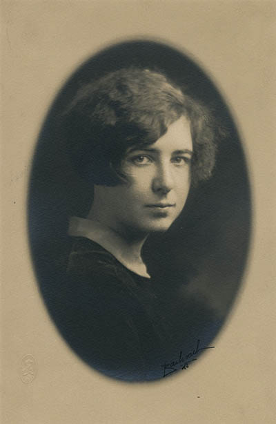 Unidentified woman Photograph