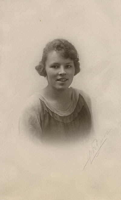 Unidentified girl Photograph