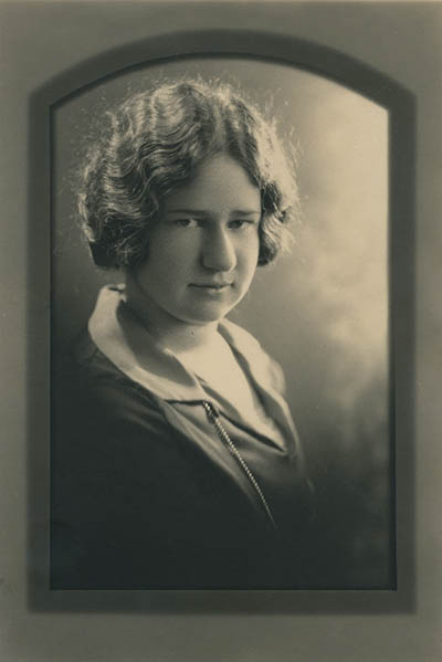 Unidentified woman Photograph