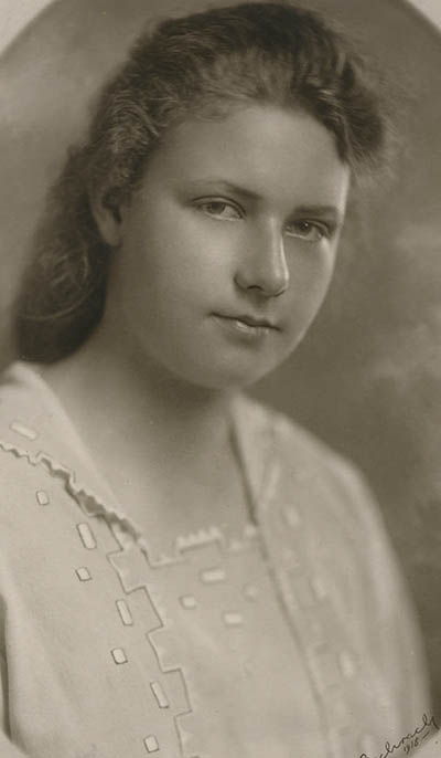 Unidentified woman Photograph