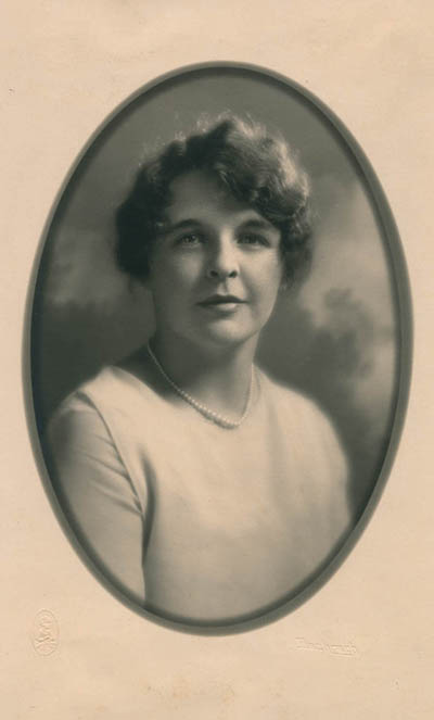 Unidentified woman Photograph