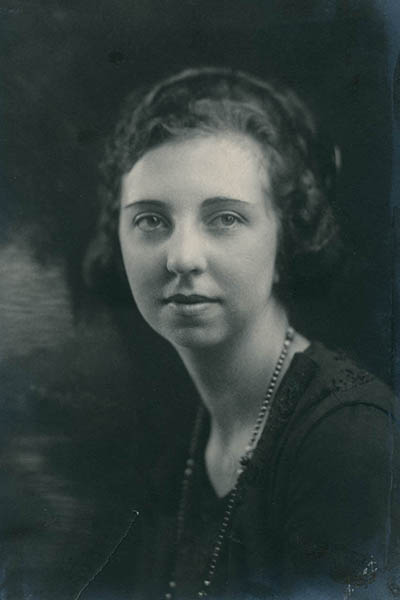 Unidentified woman Photograph