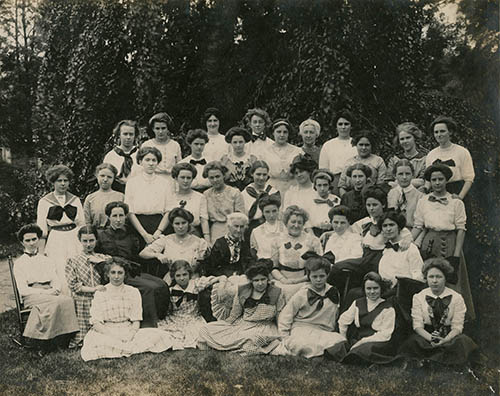 Misses Allen School teachers and students Photograph